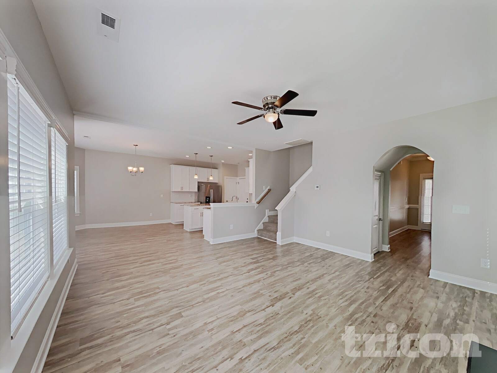 Building Photo - 834 Lakemont Dr
