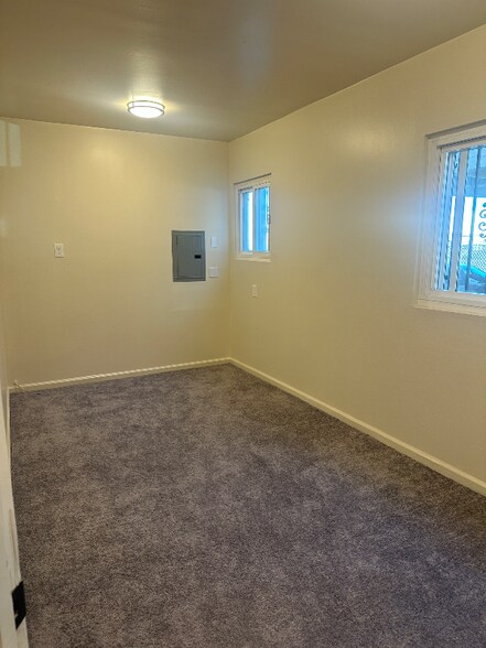 Building Photo - 1205 W 97th St