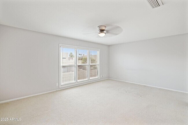 Building Photo - 5601 N 79th St