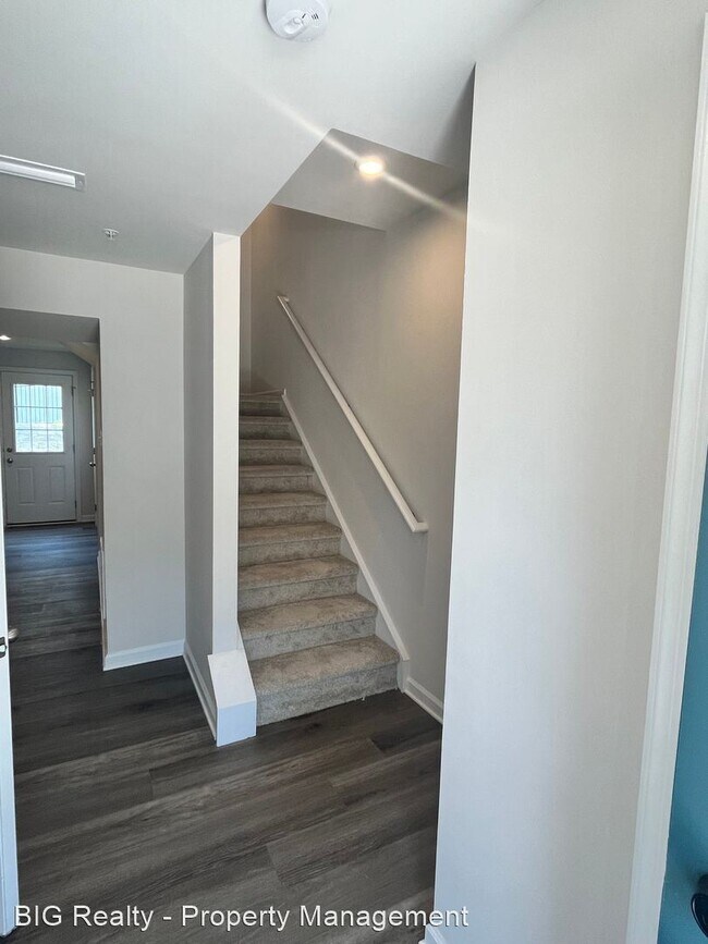 Building Photo - 3 br, 2 bath House - 104 Van Fleet Circle