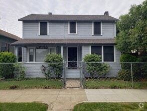 Building Photo - Immaculate 3 Bedroom, 2 Bath, 1932 sqft. H...
