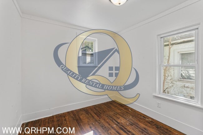 Building Photo - Available Now - 4 BEDROOMS!!!