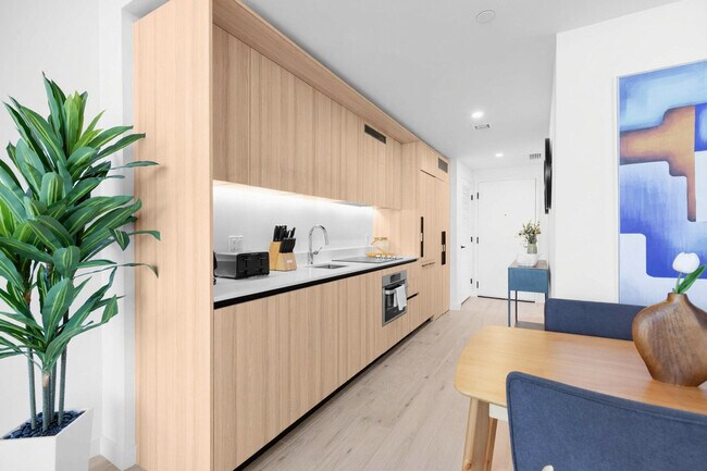 Building Photo - 225 N Miami Ave