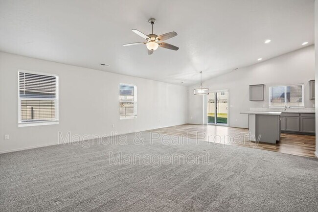 Building Photo - 17806 N Pegram Way