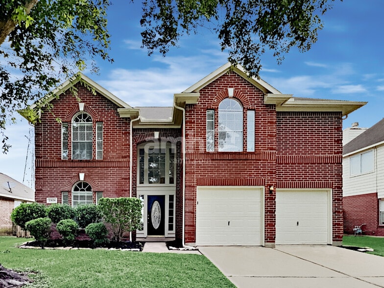 Primary Photo - 23126 N Waterlake Dr