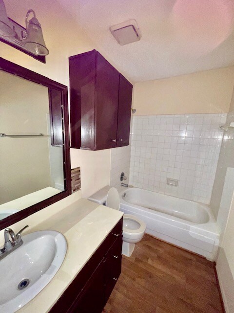 Building Photo - 600 Bagby Ave