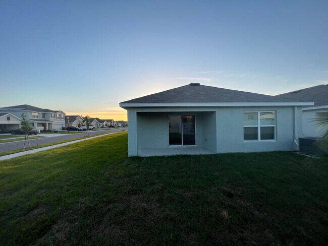 Building Photo - 415 Sunlit Coral St