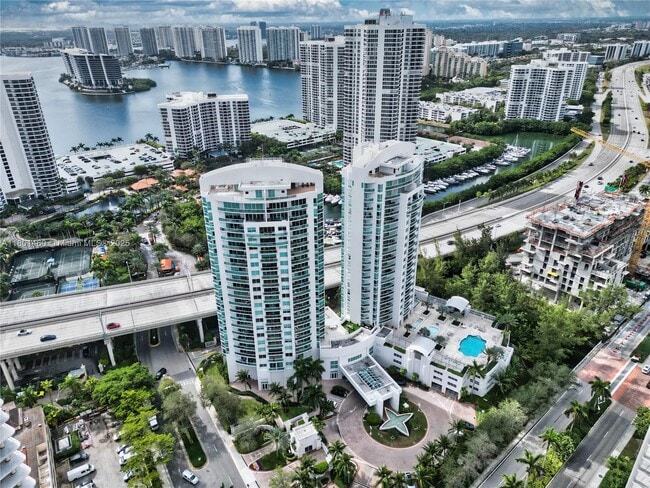 Building Photo - 19400 Turnberry Way