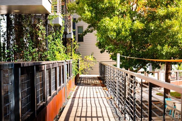 Building Photo - 2505 Thornton Rd