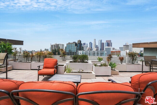 Building Photo - 100 S Alameda St