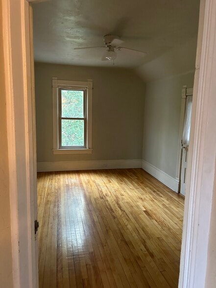 Building Photo - 417 Nicolet Blvd