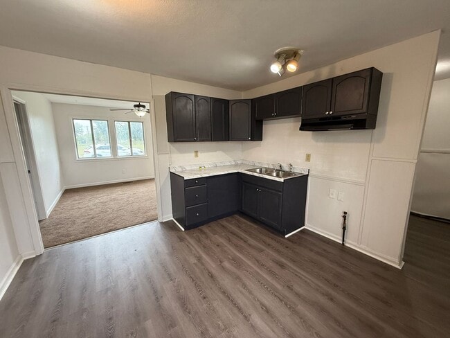 Building Photo - LIMITED TIME**NO APPLICATION FEE**1/2 OFF DEPOSIT**