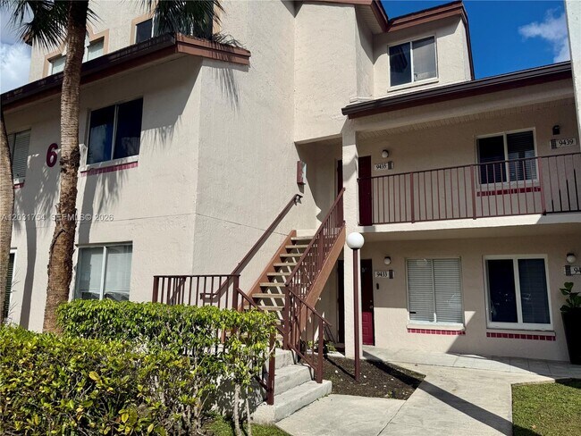 Building Photo - 9435 SW 140th Ct
