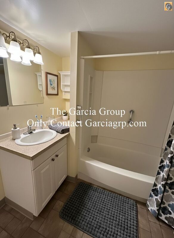 Building Photo - 5804 SE Kellogg Creek Dr