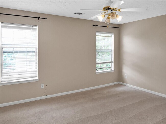 Building Photo - 3725 Crescent Walk Ln NE