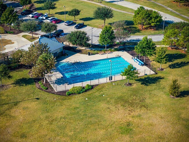 Building Photo - 12322 W Elizabeth Shore Loop