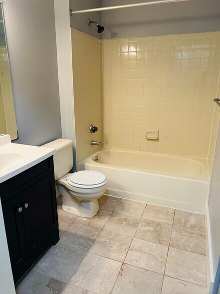 Building Photo - 1914 Aspen Dr