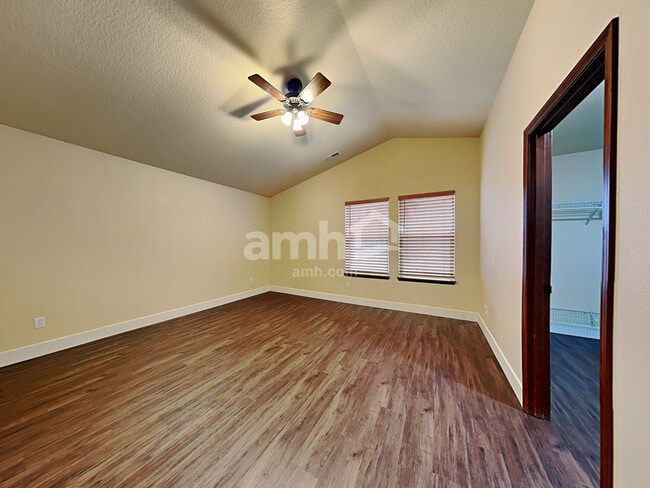 Building Photo - 33586 SE Steinfeld St