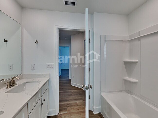 Building Photo - 37831 Dusty Saddle Ln