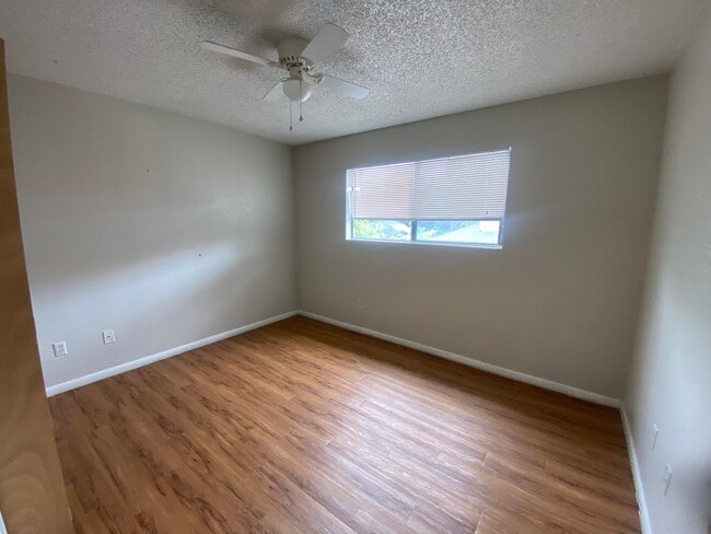 Building Photo - Great affordable two bedroom!