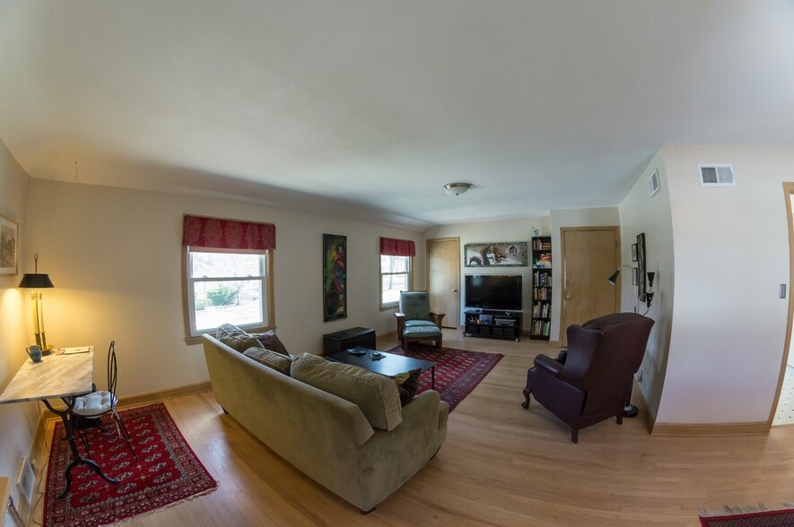 Building Photo - 2021 N 69th St