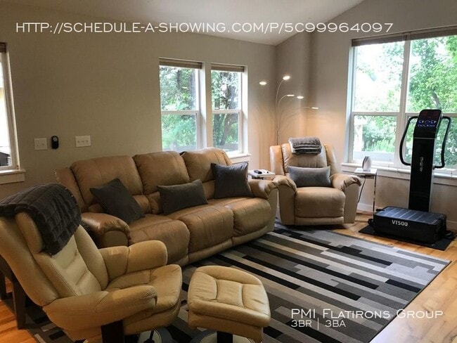 Building Photo - Spacious Indian Peaks Townhouse Close to L...