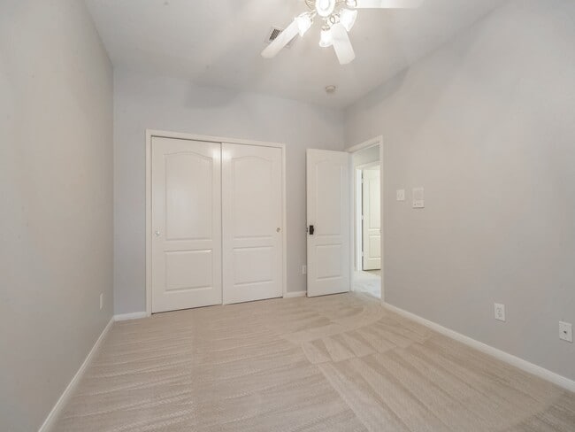 Building Photo - 15310 Cypressedge Ct