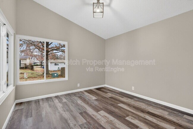 Building Photo - 3333 Green Pasture Dr