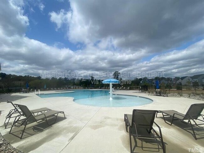 Building Photo - 612 Amaranth Dr