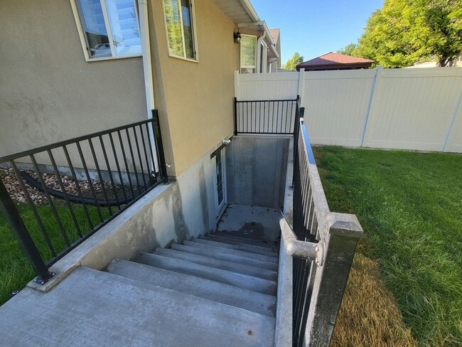 Building Photo - 1281 Fox Trot Cir