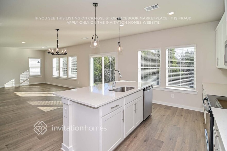 Building Photo - 1211 Bluffton Cir