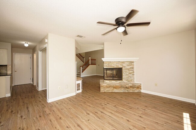 Building Photo - Great Fort Walton Beach Location