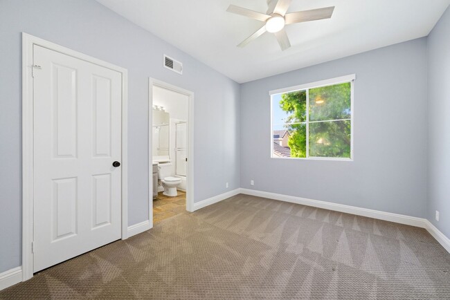 Building Photo - Stunning 3 Bedroom Home in Gated Newport Coast