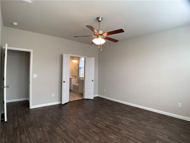 Building Photo - 237 Michaelis Dr