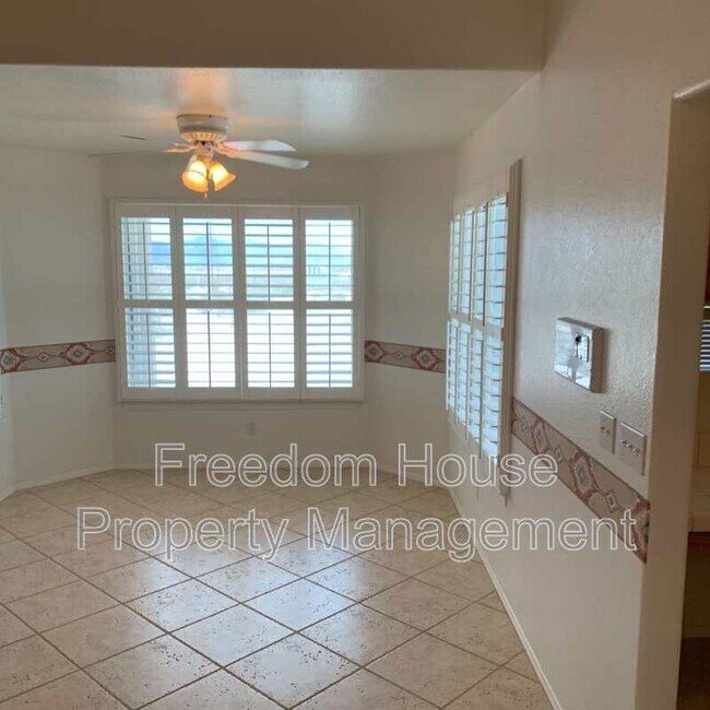 Building Photo - 3260 Helicopter Ave
