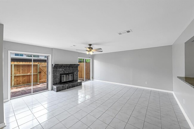 Building Photo - 14724 Perthshire Rd