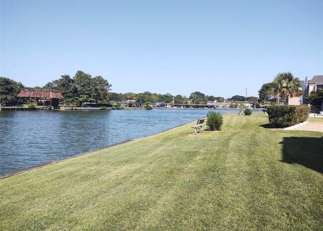 Building Photo - 18511 Egret Bay Blvd