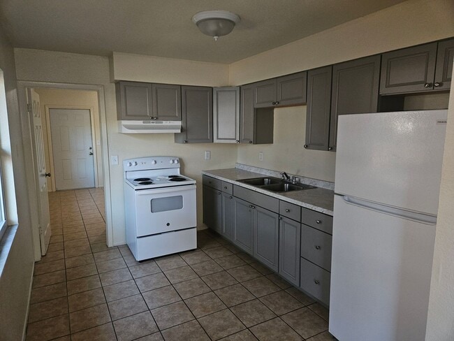 Building Photo - 3/2 DUPLEX