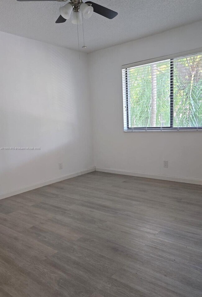 Building Photo - 16541 Blatt Blvd