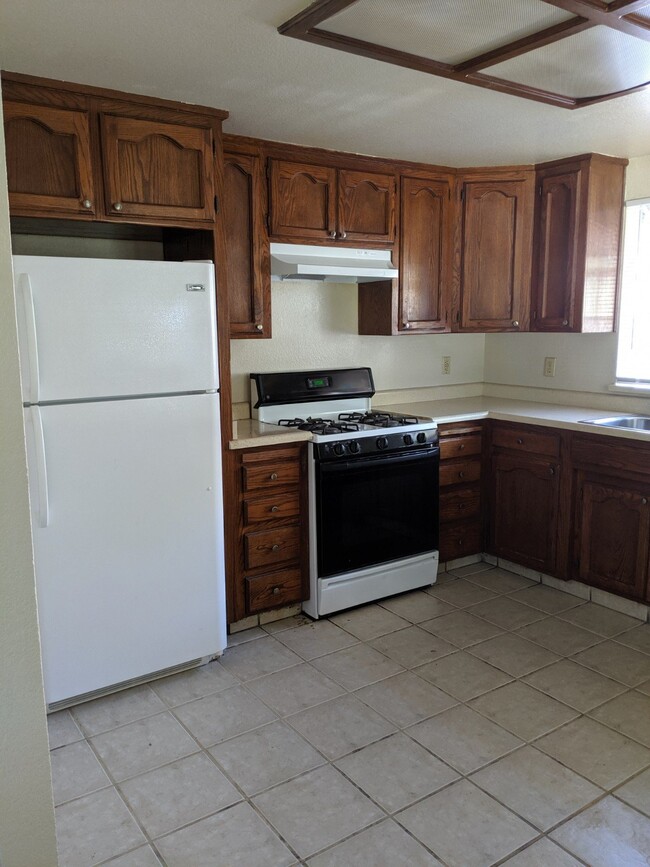 Building Photo - Coming Soon! Four Bedroom Duplex in North ...