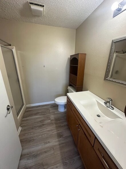 Building Photo - 1650 Harbor Dr
