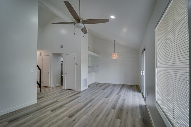 Building Photo - 5400 Dunsmuir Rd