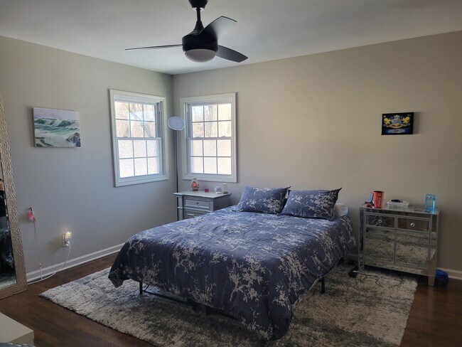 Building Photo - 9859 Connell Dr