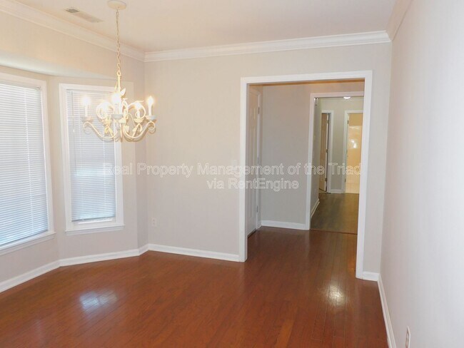 Building Photo - 5609 Wellsley Dr W
