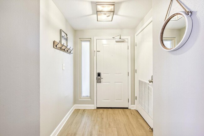 Building Photo - 104 Gulfside Ct