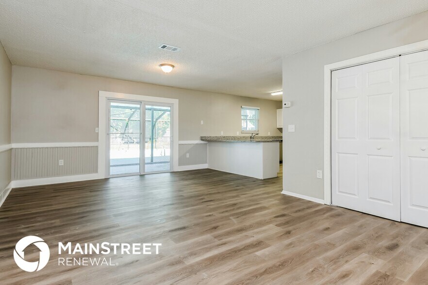 Building Photo - 6342 Brack St