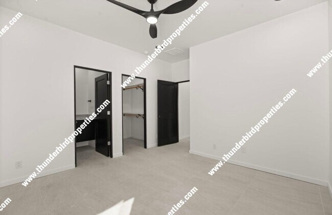 Building Photo - Living on top of the world in Corrales!!!! Look at these views!!!!