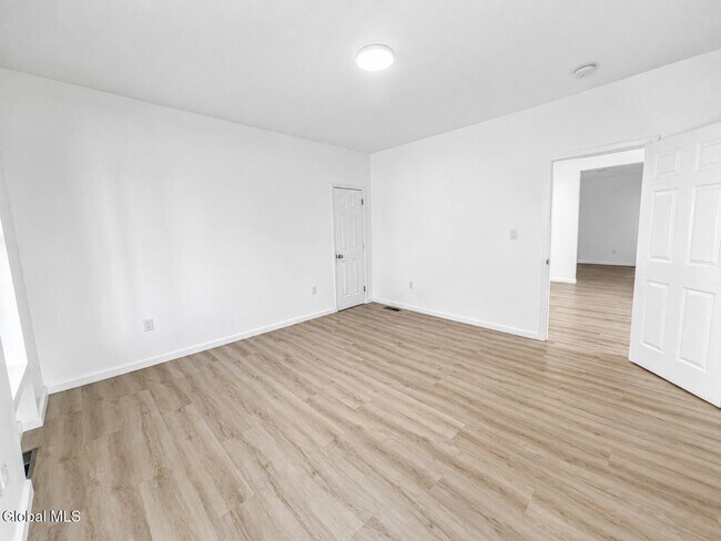 Building Photo - 13 Kimball St
