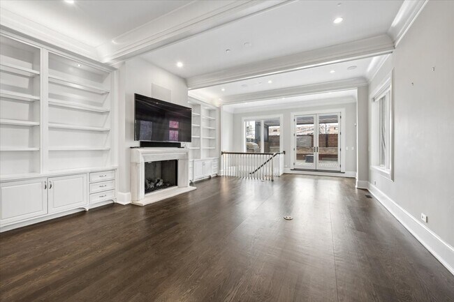 Building Photo - 458 W Deming Pl