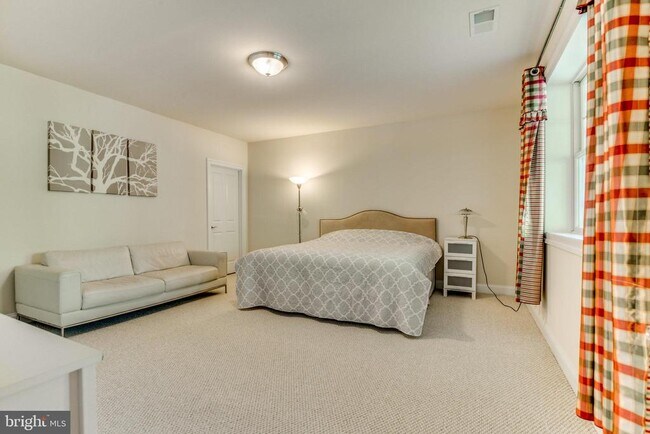 Building Photo - 1751 Tysons Crest Ln